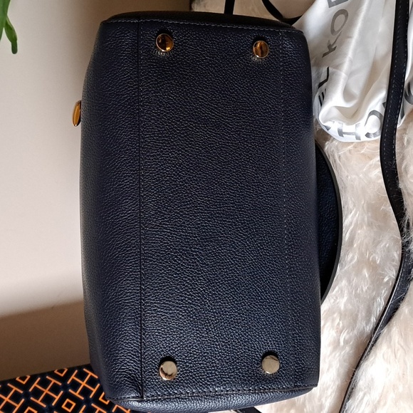 Michael Kors Medium Mercer  EUC Duffle - Picture 8 of 13